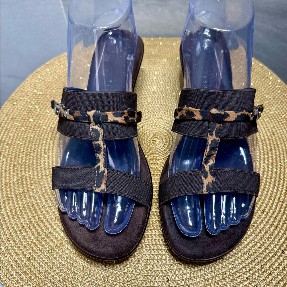 Italian Shoemakers Leopard Print Brown Sandals W size 7.5 Euro 38